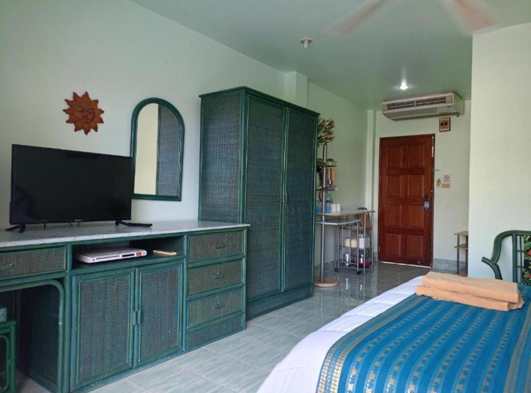 Patong Sunbeach Mansion Bagian luar foto