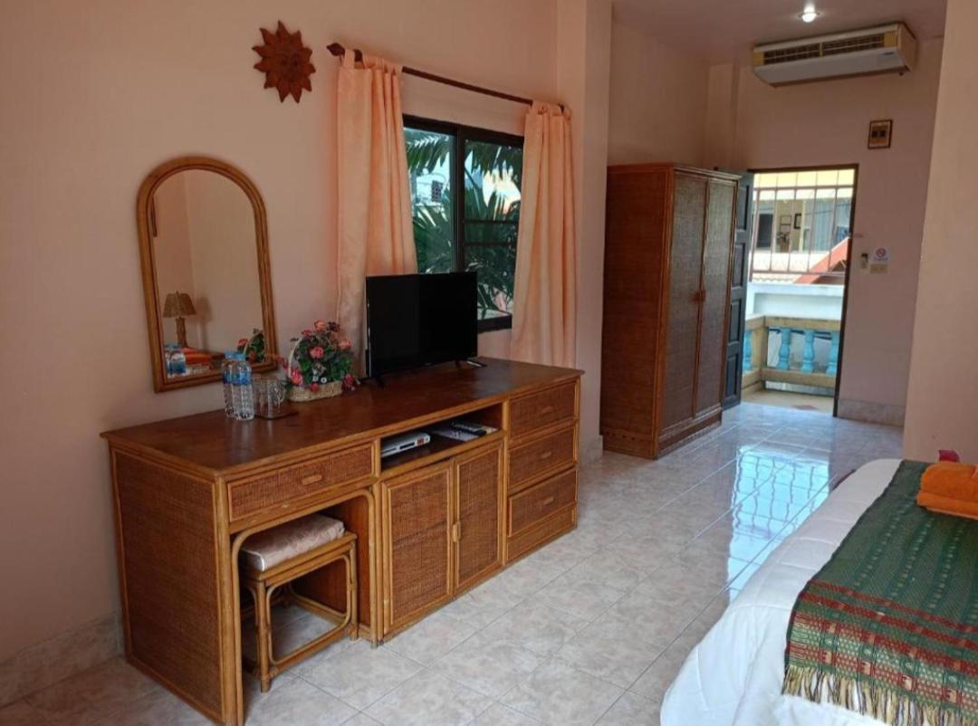 Patong Sunbeach Mansion Bagian luar foto