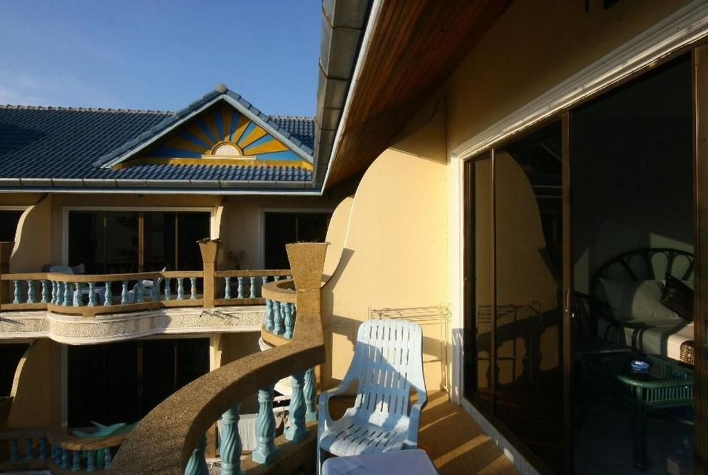 Patong Sunbeach Mansion Bagian luar foto