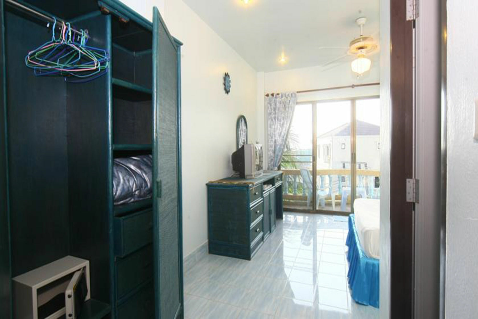 Patong Sunbeach Mansion Bagian luar foto
