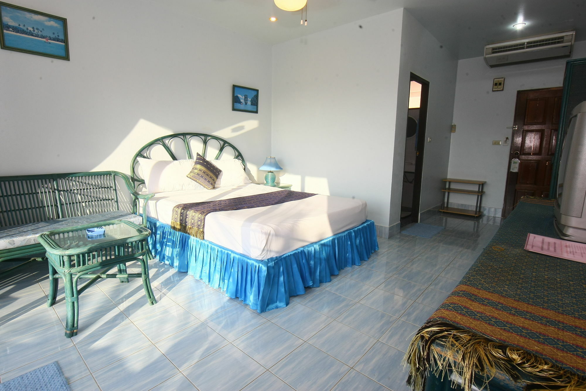 Patong Sunbeach Mansion Bagian luar foto