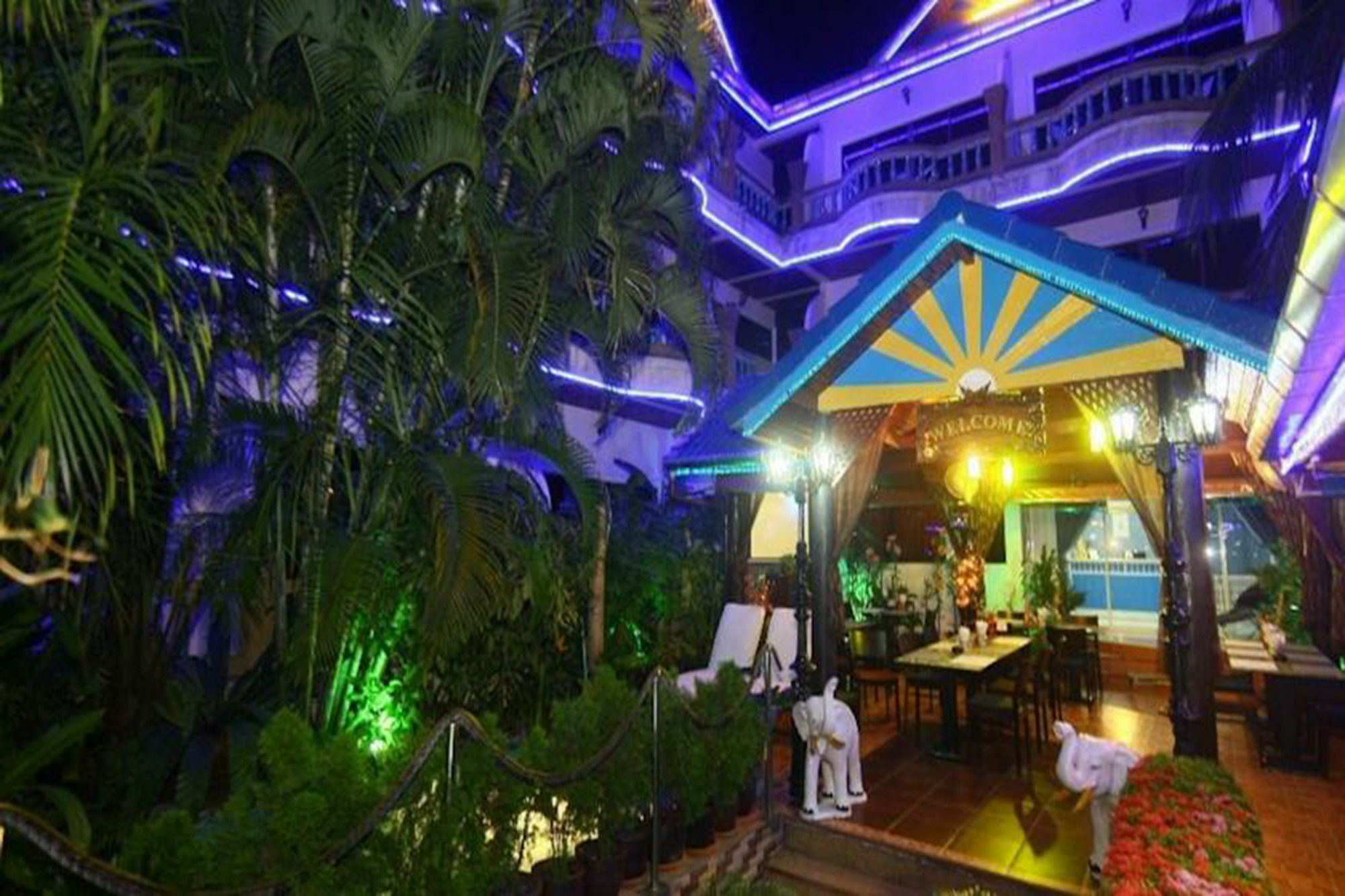 Patong Sunbeach Mansion Bagian luar foto